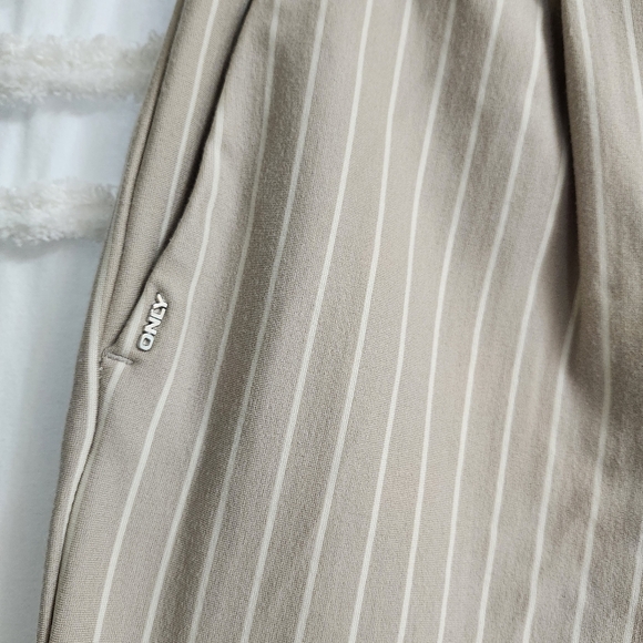 Striped Tan Women's Pants. Size Small. - Picture 10 of 11
